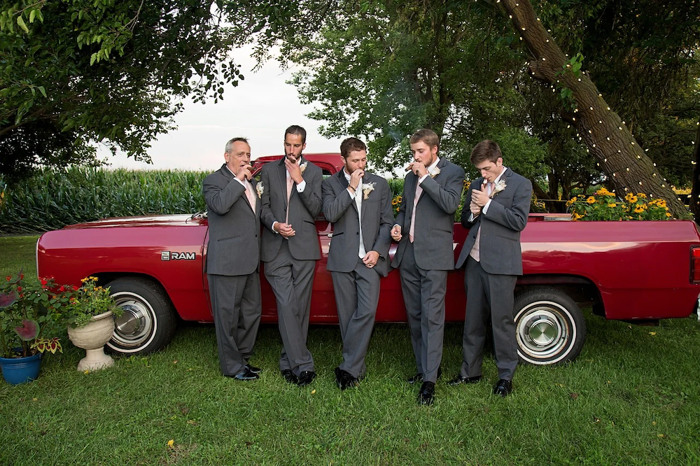 wedding cigars smoked by groomsmes